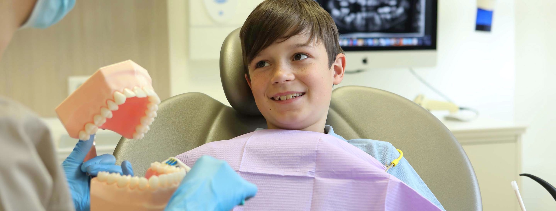 Zahnaerzte_am_Augustaplatz_Mundhygienetraining