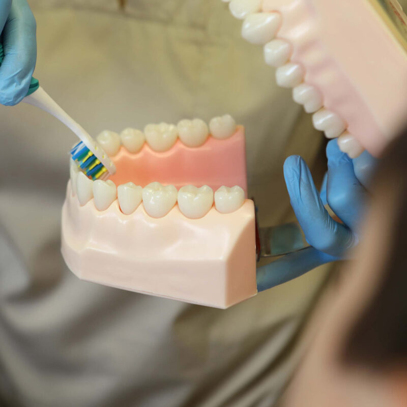 Zahnaerzte_am_Augustaplatz_Mundhygienetraining_Kachel Zahnaerzte_am_Augustaplatz_Mundhygienetraining_Kachel