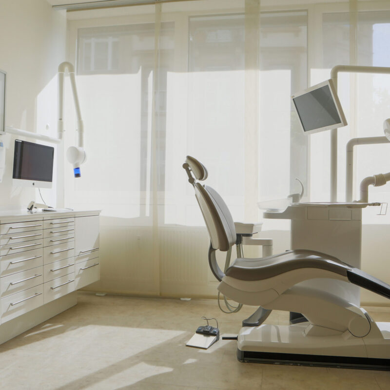 Zahnaerzte_am_Augustaplatz_Behandlung_in_Narkose_Kachel Zahnaerzte_am_Augustaplatz_Behandlung_in_Narkose_Kachel