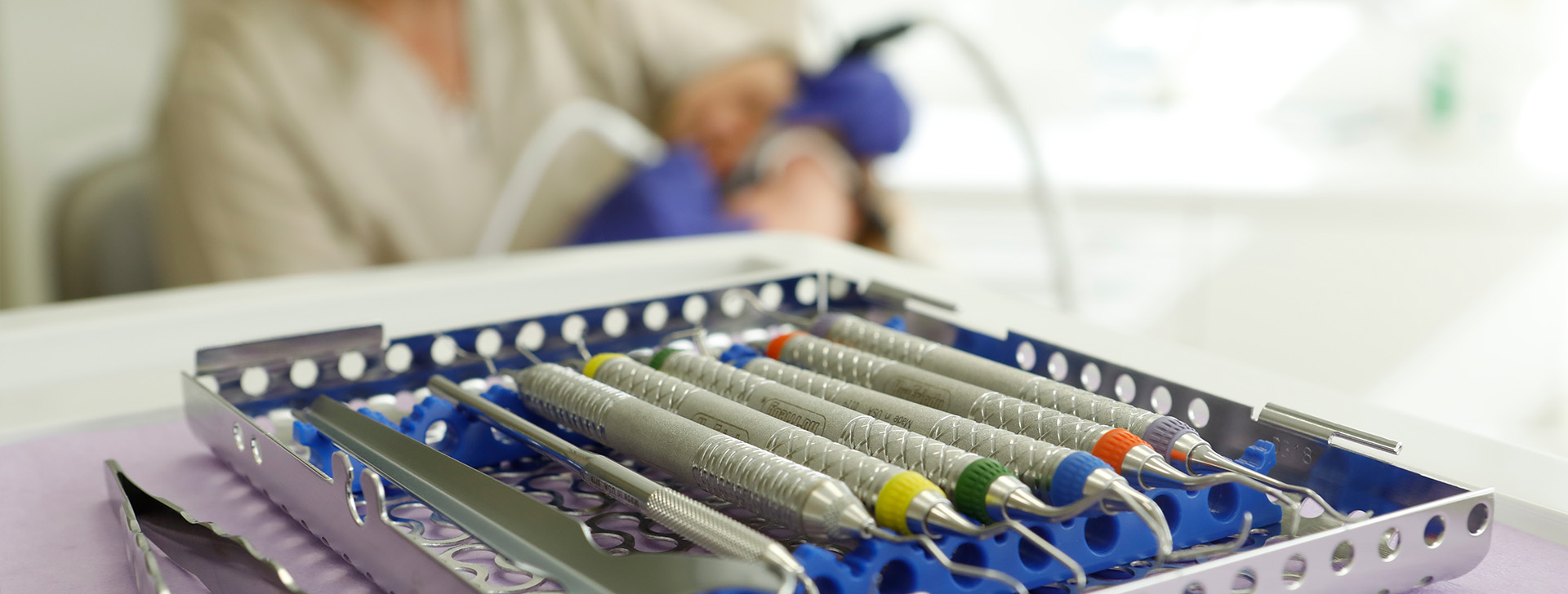 Zahnaerzte_am_Augustaplatz_Zahnfleischbehandlung_Parodontologie