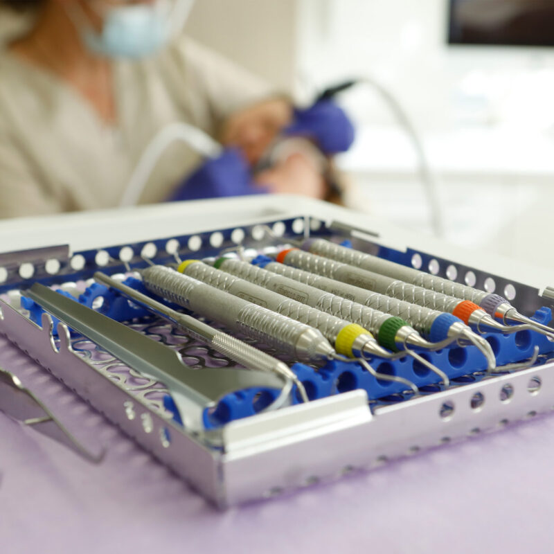 Zahnaerzte_am_Augustaplatz_Zahnfleischbehandlung_Parodontologie_Kachel Zahnaerzte_am_Augustaplatz_Zahnfleischbehandlung_Parodontologie_Kachel