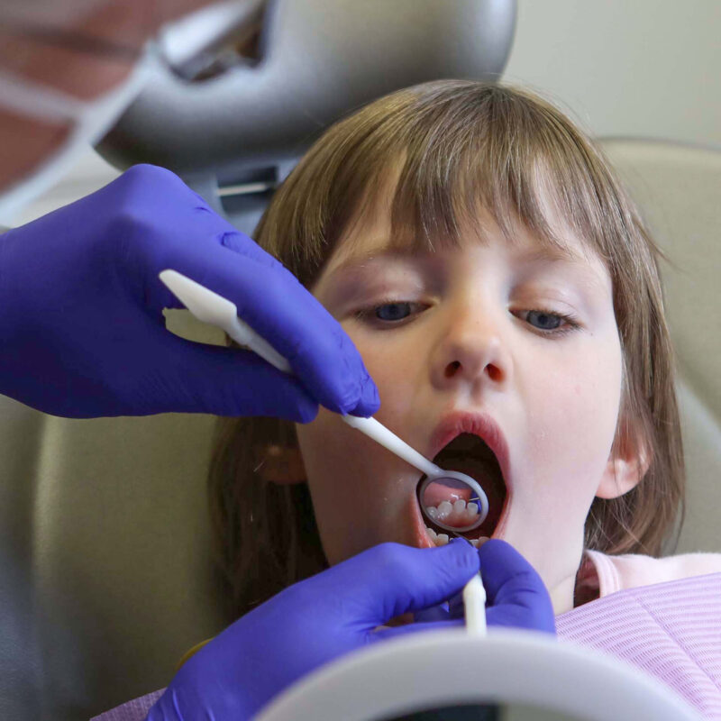 Zahnaerzte_am_Augustaplatz_Zahnsanierung_Kachel Zahnaerzte_am_Augustaplatz_Zahnsanierung_Kachel